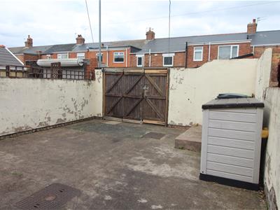 YARD TO REAR